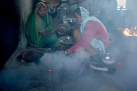 गरीब देशों के घरों में खाना पकाते वक्त 22 प्रतिशत तक बढ़ जाता है सीओ2 का स्तर: अध्ययन