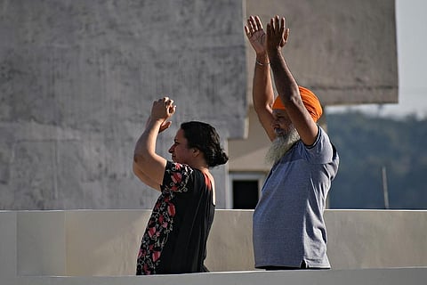 हमारी पीढ़ी को बर्बाद कर रहा है आलस, वयस्क के साथ-साथ बच्चे भी बन रहे शिकार