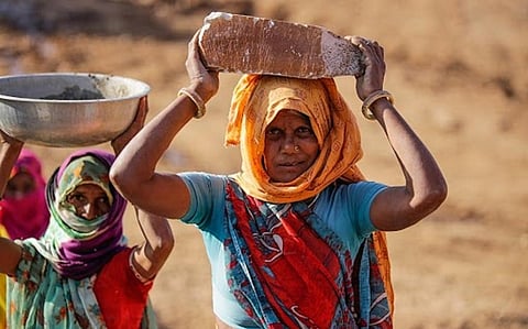 If the employment generation would have continued to pre-COVID-19 levels, the workers would have earned Rs 4,687 crore more against what is due to them for work completed in the current financial year. Photo: Vikas Choudhary / CSE.