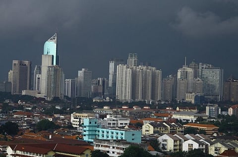 Jakarta is taking action to stop further sinking ("Mendung di Jakarta" by Koran Anak Indonesia is available at https://bit.ly/3HuOXuo)
Credits CC by 2.0