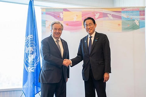 Secretary-General Antonio Guterres (left) meets with Fumio Kishida, Prime Minister of Japan while attending the Group of Seven (G7) Summit. Photo: UN