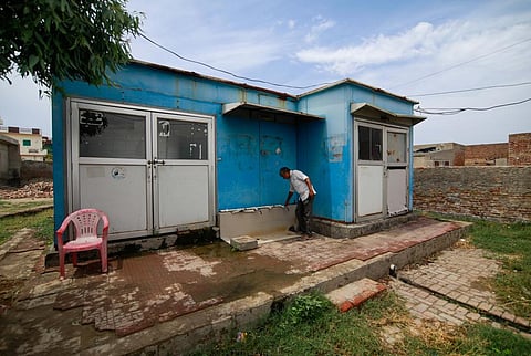 A reverse osmosis water treatment system installed in Pakki Tibbi village by the state government 10 years ago. The villagers pay out of their pocket to maintain the system. Photo: Vikas Choudhary / CSE