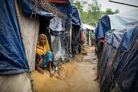 बांग्लादेश के कुटुपालोंग शरणार्थी शिविर में रह रही एक रोहिंग्या शरणार्थी; फोटो: आईस्टॉक