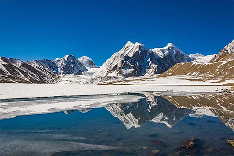 फोटो साभार: विकिमीडिया कॉमन्स, योग्या