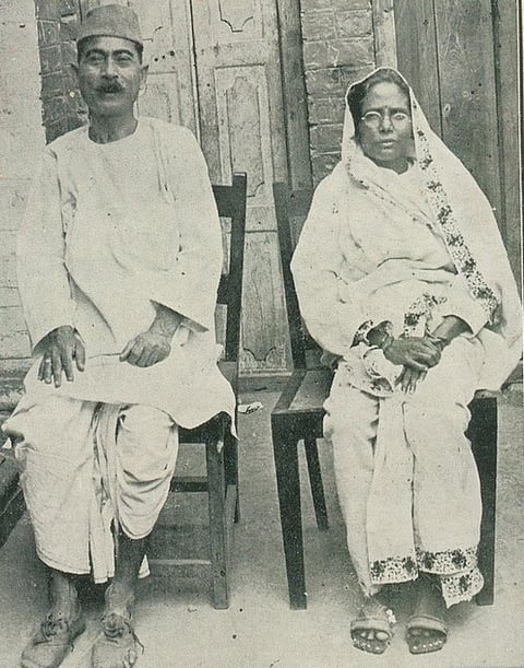 Munshi Premchand and his wife Shiv Rani Devi. Photo: Rashid Ahsraf via Wikimedia Commons