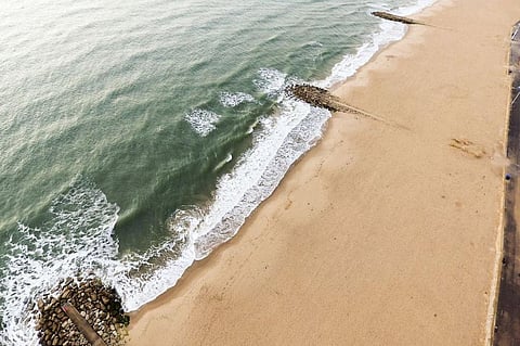 Different strategies are required to save coastlines. Photo: Wikimedia Commons