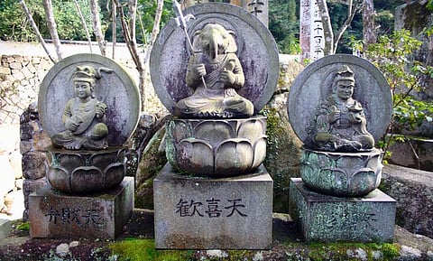 The Japanese deities Benzaiten (left), Kangiten or Ganesha (centre) and Tamonten (right) in Daishō-in temple (Itsukushima, Hiroshima Prefecture). Photo: FullyFunctnlPhil - Flickr: IMG_0941, CC BY-SA 2.0, https://commons.wikimedia.org/w/index.php?curid=32537567