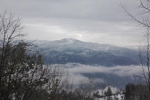 उत्तर भारत में बढ़ने लगी सर्दी, दक्षिण के राज्यों में गरज के साथ बारिश के आसार
