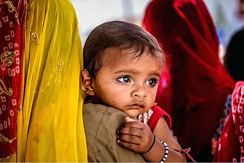 ग्रामीण भारत के कई हिस्से अभी भी बुनियादी स्वास्थ्य सेवाओं से वंचित हैं; फोटो: आईस्टॉक