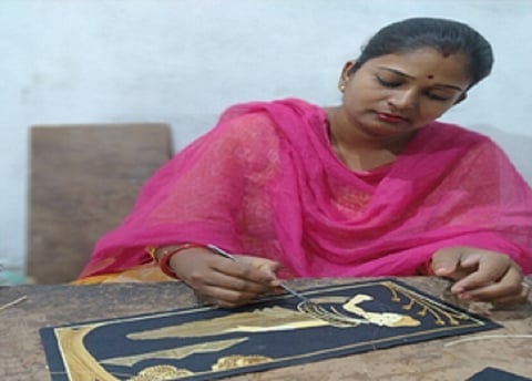 Sikki artisan at work. Photo: Rafia Kazim