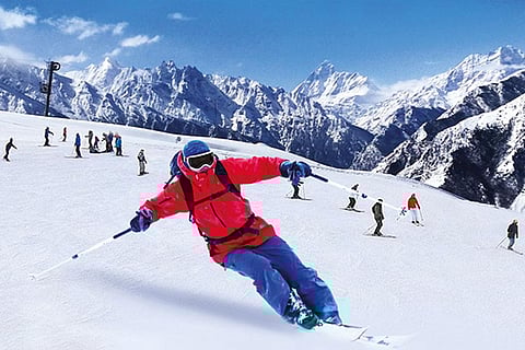 औली भारत का प्रमुख स्कीइंग स्थल, जहां आप बर्फीली ढलानों पर भारत की सबसे लंबी केबल सवारी का आनंद ले सकते हैं