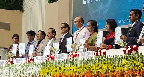 The white paper being launched by Union Minister of State for the Ministry of Science and Technology, Jitendra Singh. Photo: Anumita Roychowdhury/ CSE