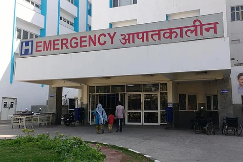 दिल्ली का दीप चंद बंधु सरकारी अस्पताल; फोटो: आईस्टॉक