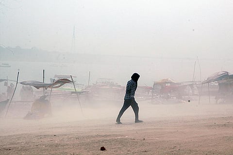धूल और रेत भरे यह अंधड़ दुनिया के कई हिस्सों में हावी हो चुके हैं; फोटो: आईस्टॉक