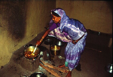 Women’s perceptions of cooking fuel hamper transition to clean energy: Study