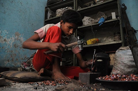 प्रोसेसिंग क्षमता से ज्यादा इलेक्ट्रॉनिक वेस्ट पैदा कर रहा है समस्याएं: सीपीसीबी रिपोर्ट