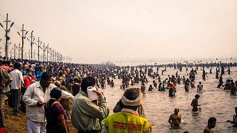 कुंभ का शाही स्नान नजदीक, पीने लायक नहीं हुआ अभी गंगाजल