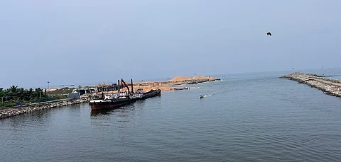 The Muthalapozhi fishing harbour in Kerala, with the two breakwaters and the navigation channel between them.