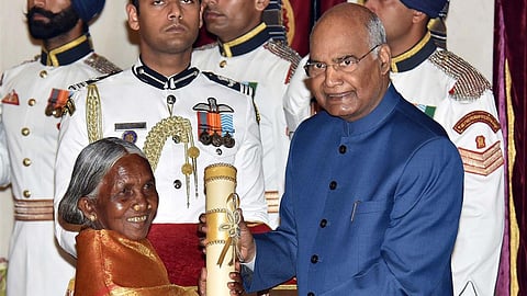 President Ram Nath Kovind felicitates Kamala Pujhari with Padma Shri
