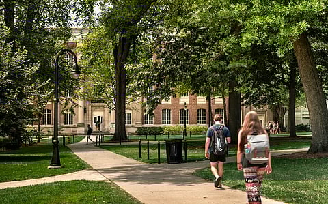 Exposure to perceptible temperature rise increases concern about climate change, higher education adds to understanding