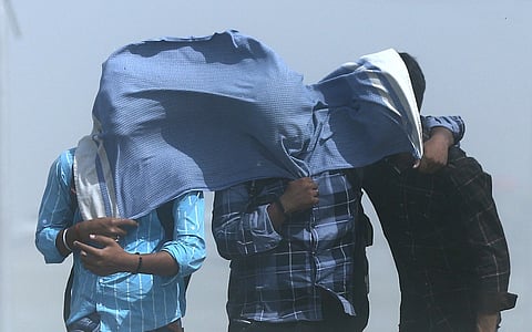 Daily weather tracker: Hot and humid weather likely over southern & western India on May 1 and 2