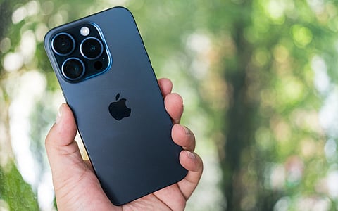 There’s gold trapped in your iPhone — and chemists have found a safe new way to extract it