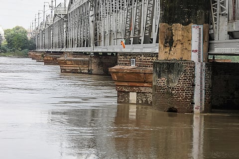 An unpredictable river as neighbour