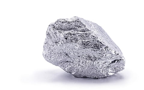 Platinum-free breakthrough promises cheaper solar hydrogen