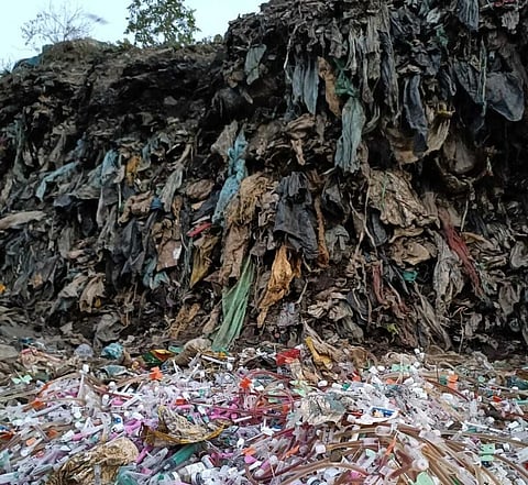 Biomedical waste disposed of at a municipal dumpsite. Photo: Keshav Lahoti
