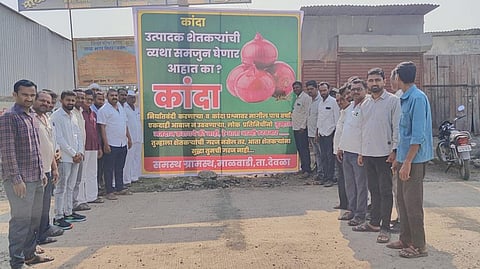 Several signboards have been installed in Deola, which read: “Will anyone listen to the plight of onion growers? We will decide if we should vote for people representatives who did not listen to our concerns on export ban and other issues in the past five years. If you do not need farmers, then we also don’t need you. All villagers, Malwadi, Deola taluka”.