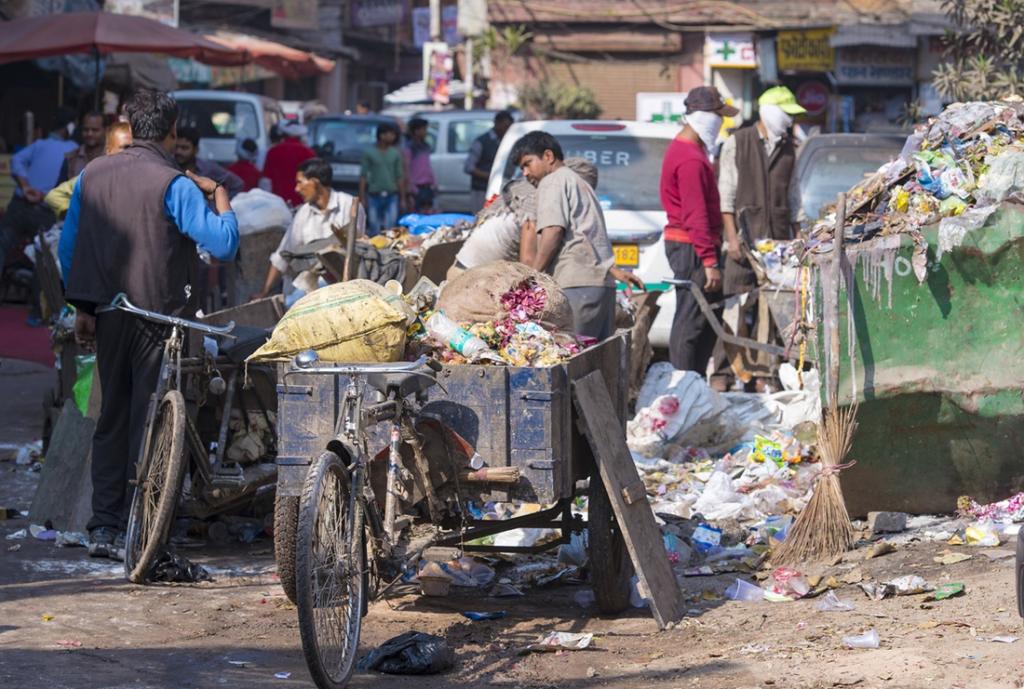 Waste pickers in Delhi. Photo: iStock