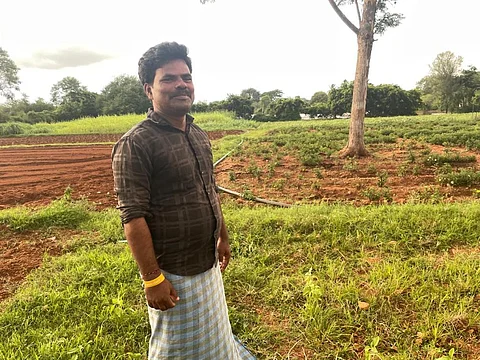 चिकाटी गांव के मल्लेश एक संपन्न किसान हैं, जिन्हें शादी के लिए जीवनसाथी नहीं मिल पाया है। फोटो: हिमांशु नितनवरे