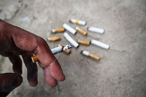 शरीर के साथ-साथ मानसिक रूप से भी कमजोर बना रही धूम्रपान की लत; फोटो: आईस्टॉक