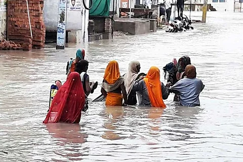 पूर्वी राजस्थान के कोटा, बराज, झालावाड़, प्रतापगढ़, अलवर, दौसा, बूंदी, करौली और भरतपुर जिलों के जलभराव व फ्लैश फ्लड की चपेट में आने की आशंका जताई गई है।