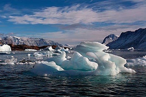 ग्रीनलैंड की पिघलती बर्फ के कारण इसका दुनिया भर पर असर पड़ेगा, क्योंकि यह समुद्र के स्तर में वृद्धि करने के लिए जिम्मेवार है और यह वायुमंडलीय प्रसार के पैटर्न को भी प्रभावित करता है।