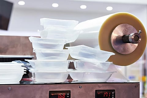 खाद्य पैकेजिंग; प्रतीकात्मक तस्वीर; फोटो: आईस्टॉक