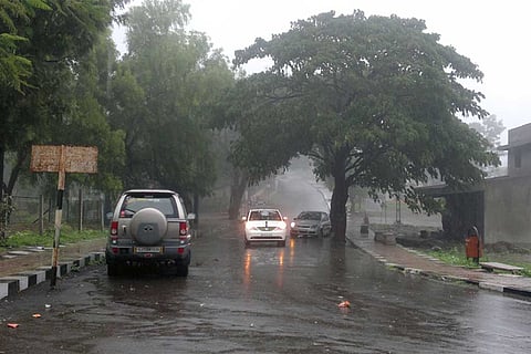 केरल और माहे, तटीय कर्नाटक, दक्षिण आंतरिक कर्नाटक तथा उत्तर आंतरिक कर्नाटक के अलग-अलग हिस्सों में 120 मिमी या उससे अधिक बारिश होने की आशंका है।