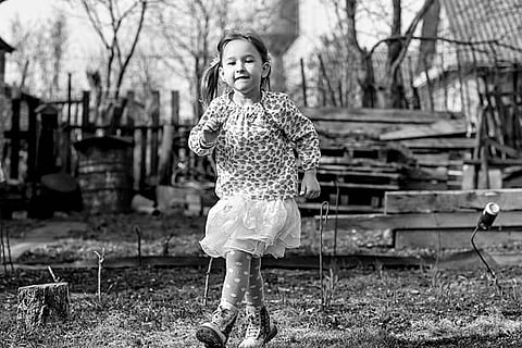 14 करोड़ से अधिक बच्चे अनाथ हैं, जिनमें से 5.2 करोड़ अफ्रीका में, एक करोड़ कैरिबियन और लैटिन अमेरिका में, 6.1 करोड़ एशिया में और 73 लाख मध्य एशिया और पूर्वी यूरोप में हैं।