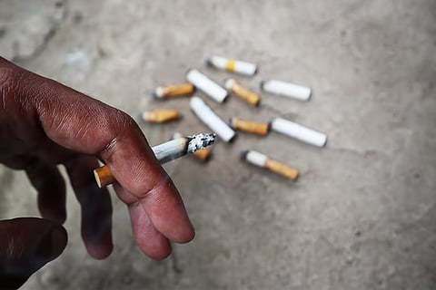 शरीर के साथ-साथ मानसिक रूप से भी कमजोर बना रही धूम्रपान की लत; फोटो: आईस्टॉक