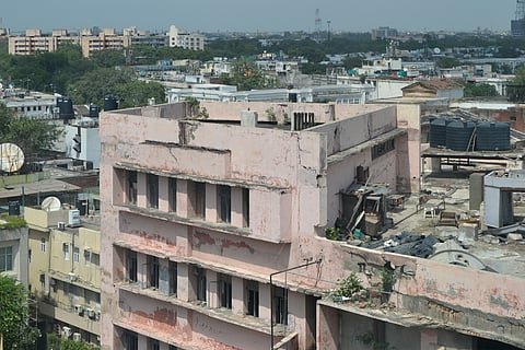 दिल्ली के गांव न गांव जैसे दिखते हैं और न शहर जैसे लगते हैं। फोटो: आईस्टॉक