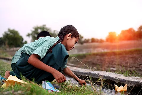 तापमान में बहुत तेजी से उतार-चढ़ाव आ रहा है। इसके चलते मौसम बहुत जल्द सर्दियों से गर्मियों में बदल रहा है; फोटो: आईस्टॉक