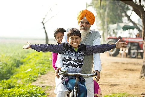 साइकिल चलाना न सिर्फ व्यायाम है, बल्कि इसमें रास्तों को पहचानने की क्षमता भी विकसित होती है, जिससे मस्तिष्क लंबे समय तक सक्रिय रहता है; फोटो: आईस्टॉक
