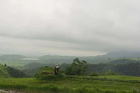 आज,असम और मेघालय, पूर्वी उत्तर प्रदेश, गुजरात, हिमाचल प्रदेश, मध्य प्रदेश, राजस्थान और उत्तराखंड में भारी से बहुत भारी बारिश होने की आशंका जताई गई है