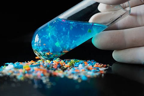 वैज्ञानिकों ने मानव प्रजनन द्रव्यों में माइक्रोप्लास्टिक की उपस्थिति का खुलासा किया है।