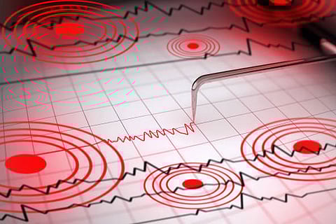 राष्ट्रीय भूकंप विज्ञान केंद्र (एनसीएस) के अनुसार, भूकंप का केंद्र हरियाणा के झज्जर में 10 किलोमीटर की गहराई पर स्थित था।