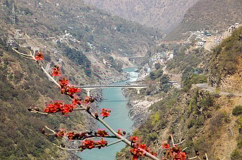 गंगा का उद्गम हिमालय, भारतीय दर्शन में दिव्यता और ध्यान का केंद्र है। फोटो: सीएसई