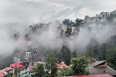 उत्तर भारत के दो और पहाड़ी राज्यों में से एक हिमाचल प्रदेश में सामान्य की अपेक्षा आठ फीसदी अधिक बारिश, वहीं, जम्मू और कश्मीर में 10 फीसदी की गिरावट रिकॉर्ड की गई है।