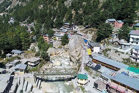 कितना सही है पहाड़ों पर तेजी से हो रहा निर्माण; फोटो: आईस्टॉक