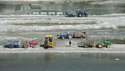 कैमरे की नजर से: यमुना के तीरे, उत्तराखंड के लोहारी गांव से लेकर उत्तर प्रदेश के नोएडा तक का सफर