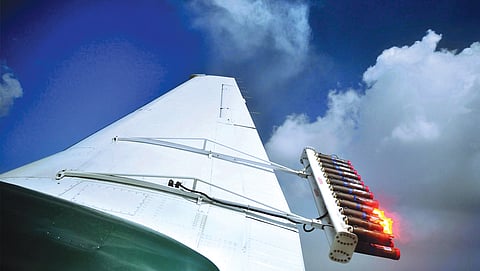 1960 के दशक में अमेरिका ने एक प्रयोगात्मक कार्यक्रम स्टॉर्मफ्यूरी शुरू किया, जिसके तहत उष्णकटिबंधीय चक्रवातों को सैन्य विमानों से उड़ाने और उनमें सिल्वर आयोडाइड का बीजारोपण करके कमजोर करने का प्रयास किया गया इससे यह पता चला कि ज्यादातर तूफानों में क्लाउड सीडिंग के प्रभावी होने के लिए पर्याप्त सुपरकूल्ड पानी नहीं होता